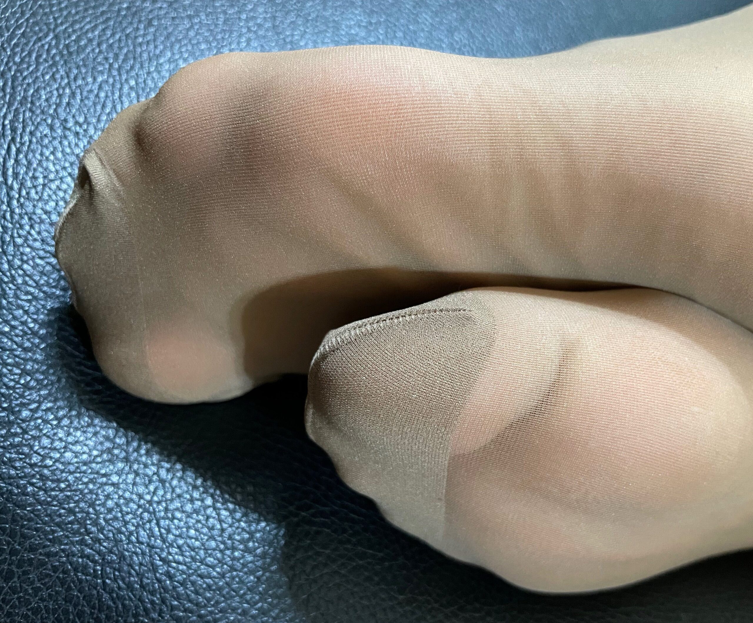 Sexy Pantyhose Toes and Pantyhose Feet