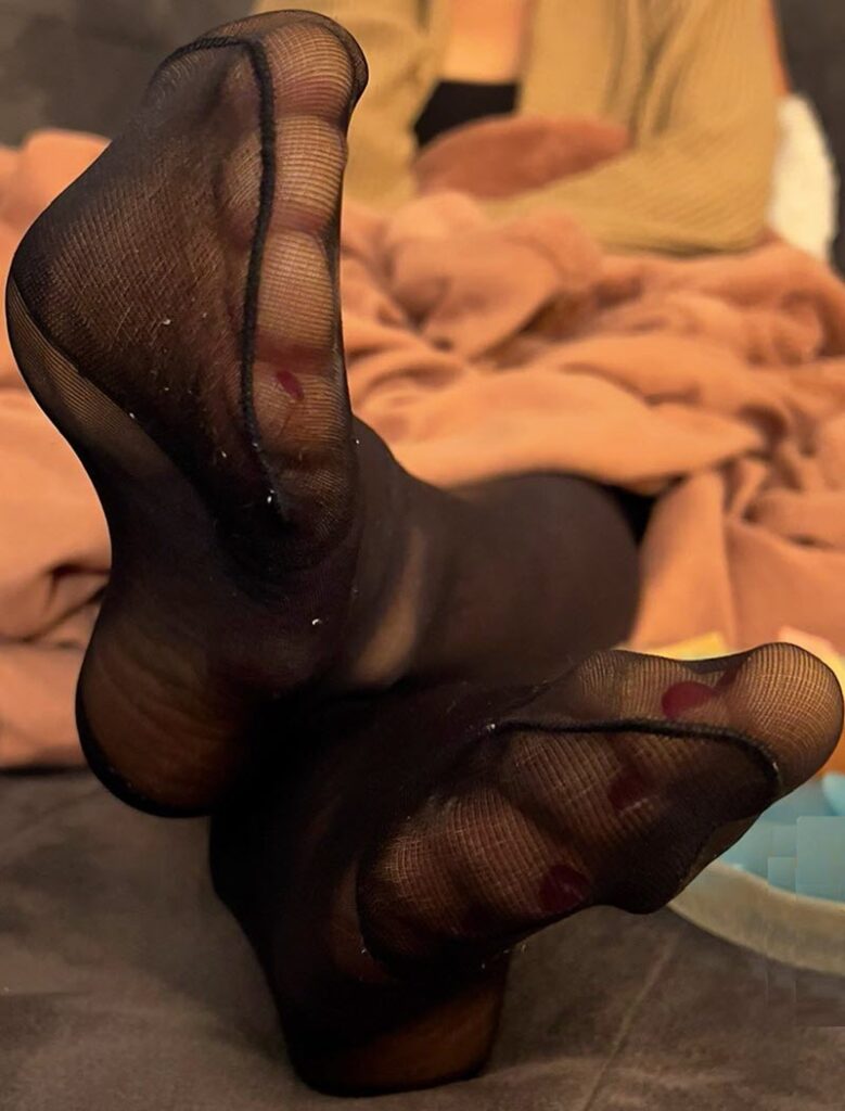 Pantyhose Feet Found on the Internet