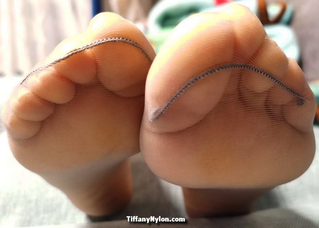 Nylon Feet TiffanyNylon.com