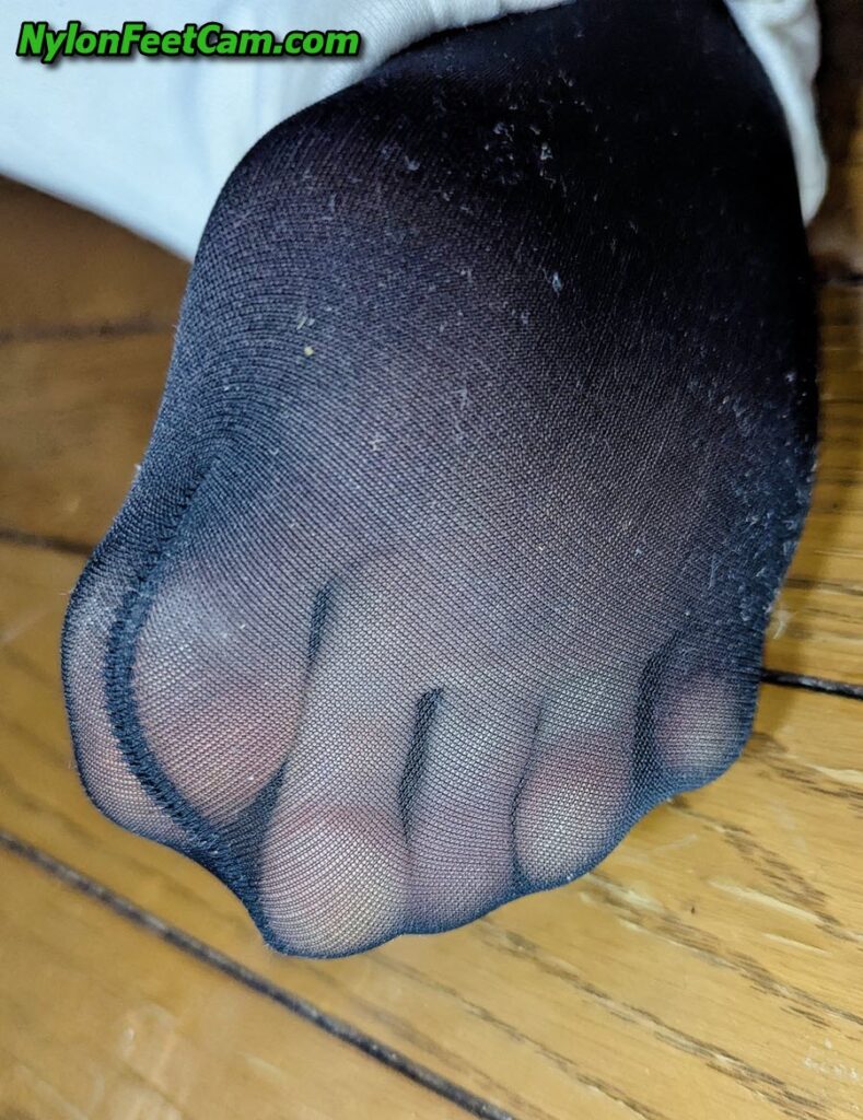 Nylon Feet on Nylon Feet Cam NylonFeetCam.com