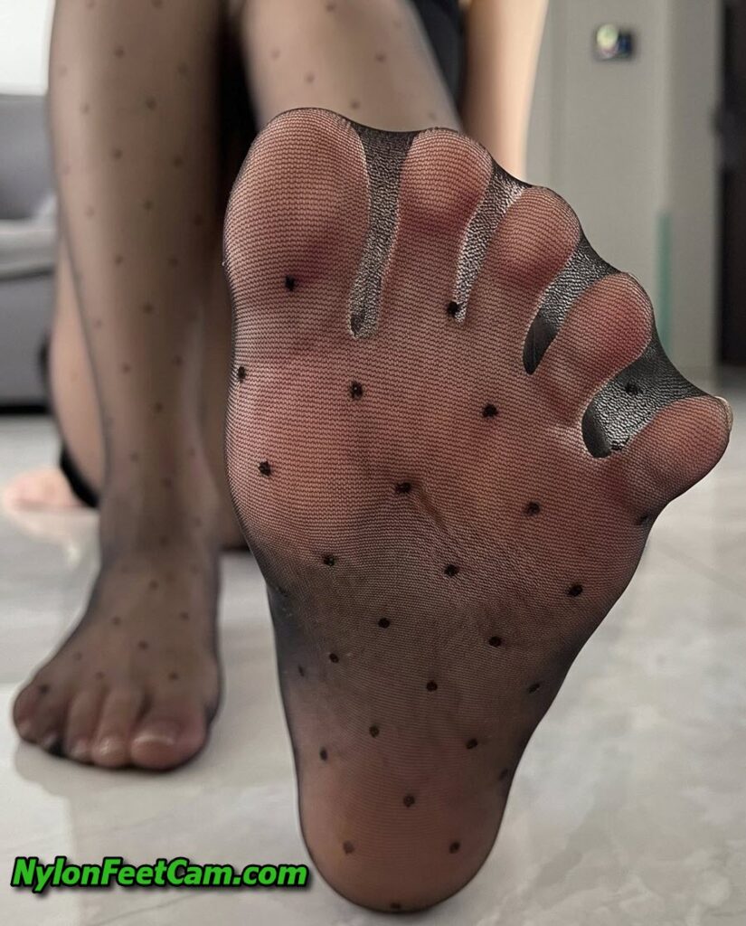 Nylon Feet on Nylon Feet Cam NylonFeetCam.com