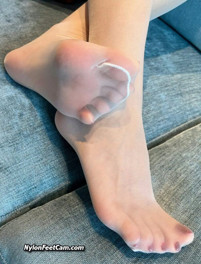 Nylon Feet