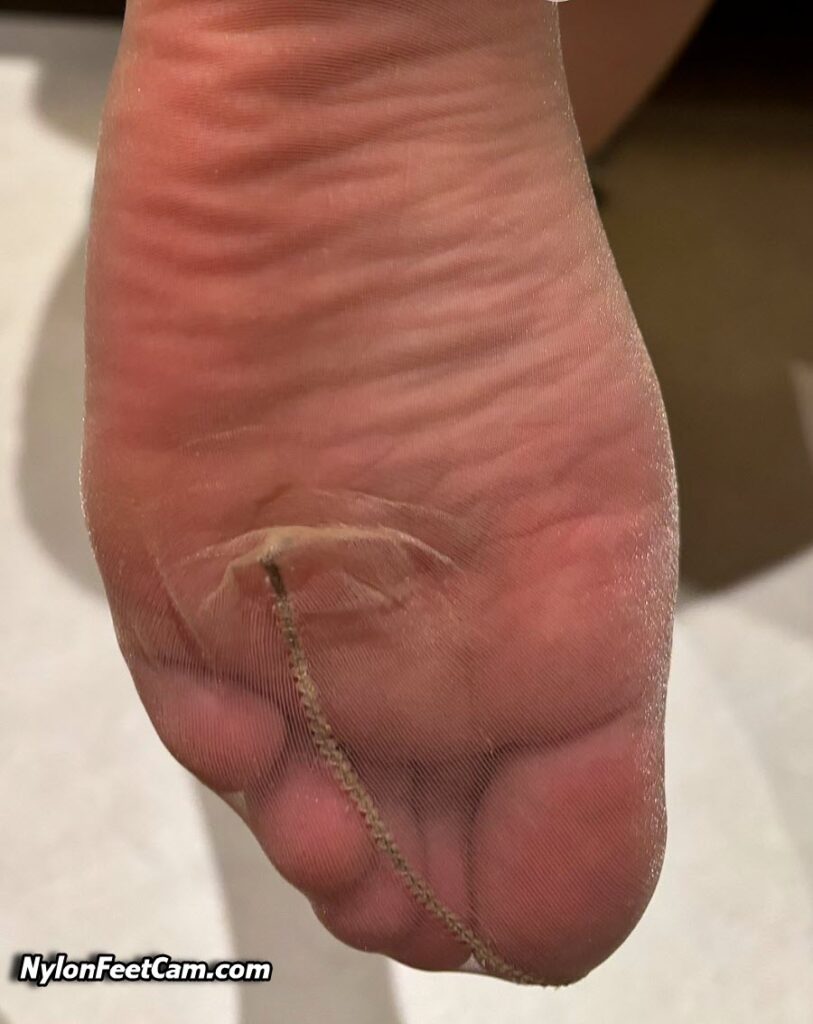 Nylon Feet and Nylon Feet Cam NylonFeetCam.com