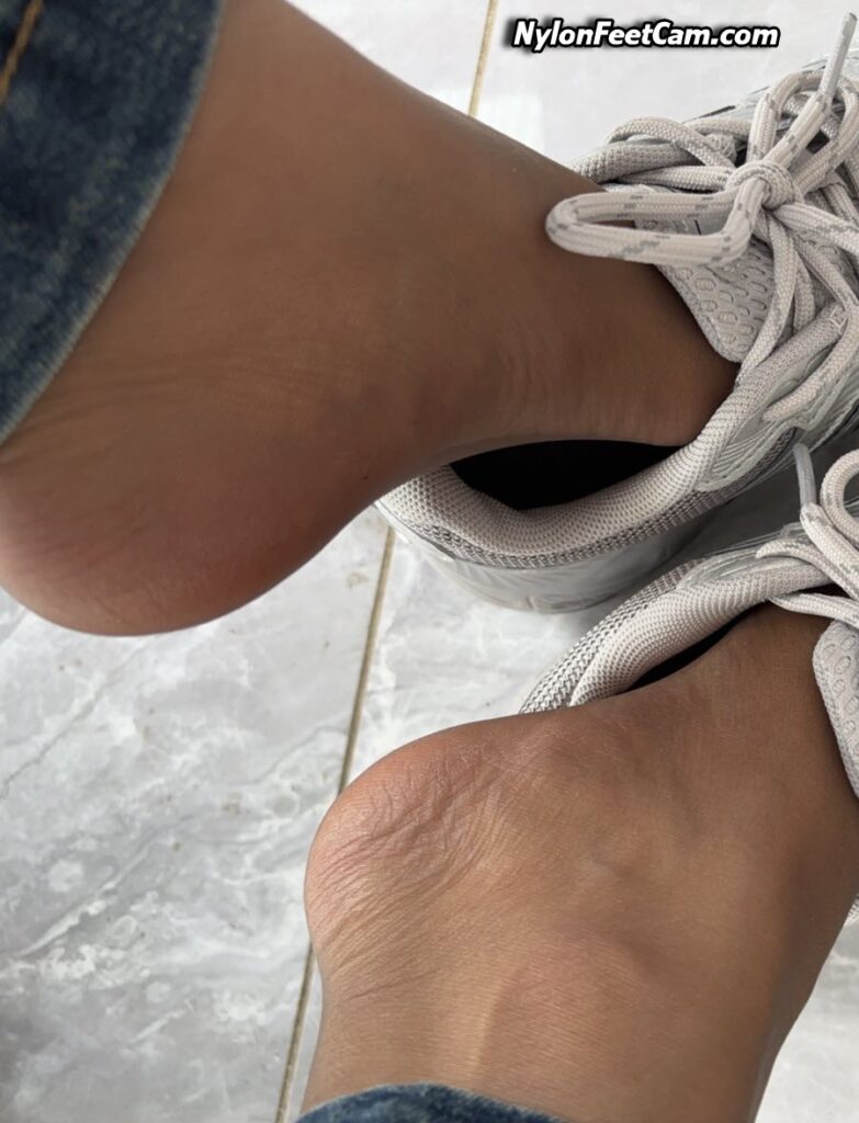 Nylon Feet and Nylon Feet Cam NylonFeetCam.com